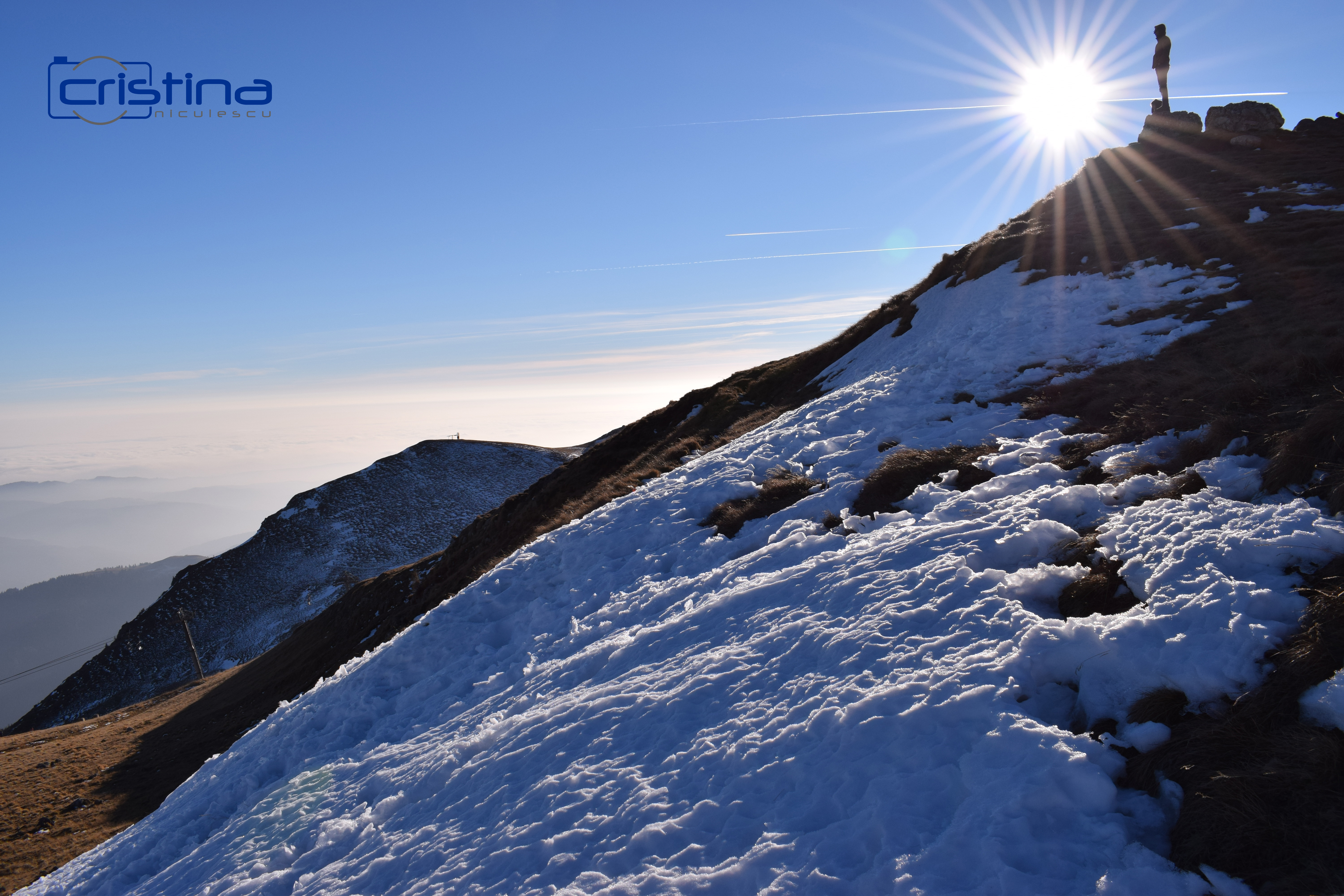 Peisaj munte creste insorite